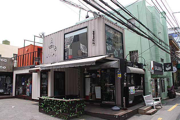 No Brand Burger Opens its First Busan Location in Daeyeon-dong