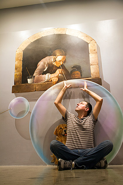 Inside a bubble optical illusion